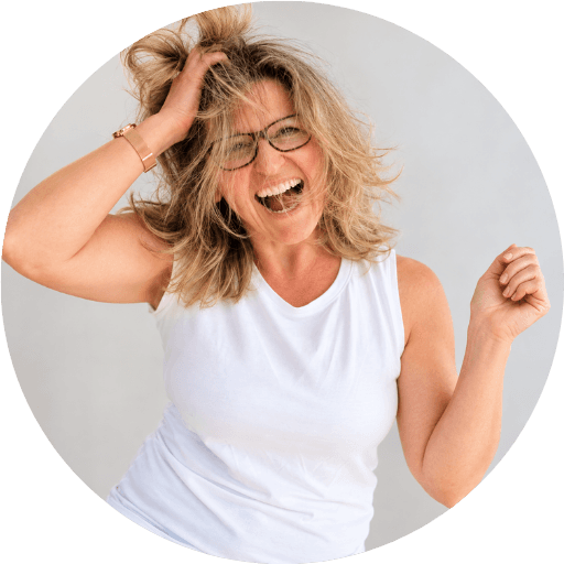 Personal image from Colette Böhme holding a pelvic floor model